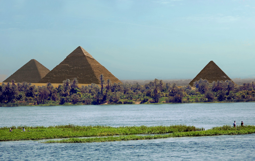 Pyramides
